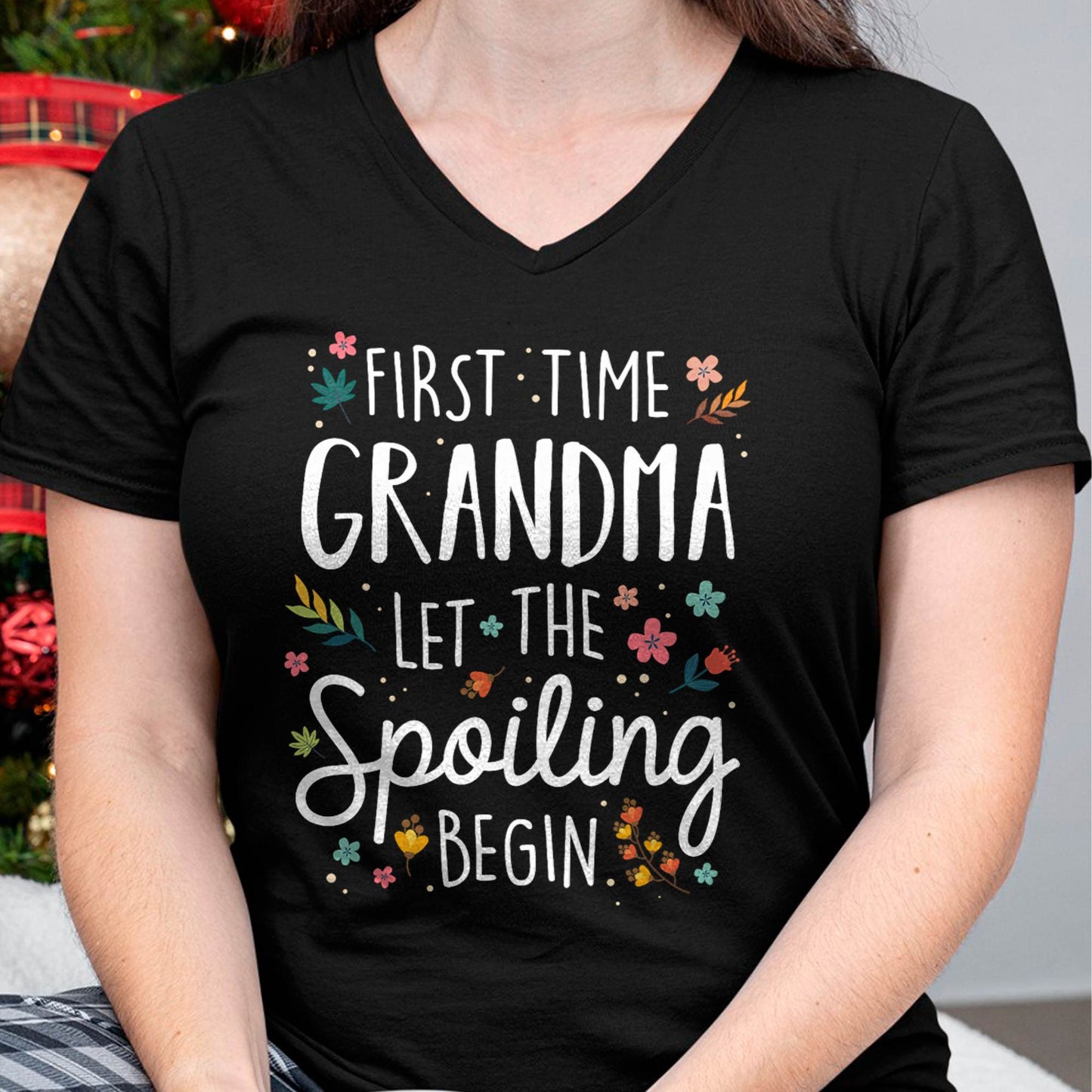 FIRST TIME GRANDMA T-SHIRT – PERFECT GIFT FOR NEW GRANDMAS - tracy00 (SKU8-GRA00)