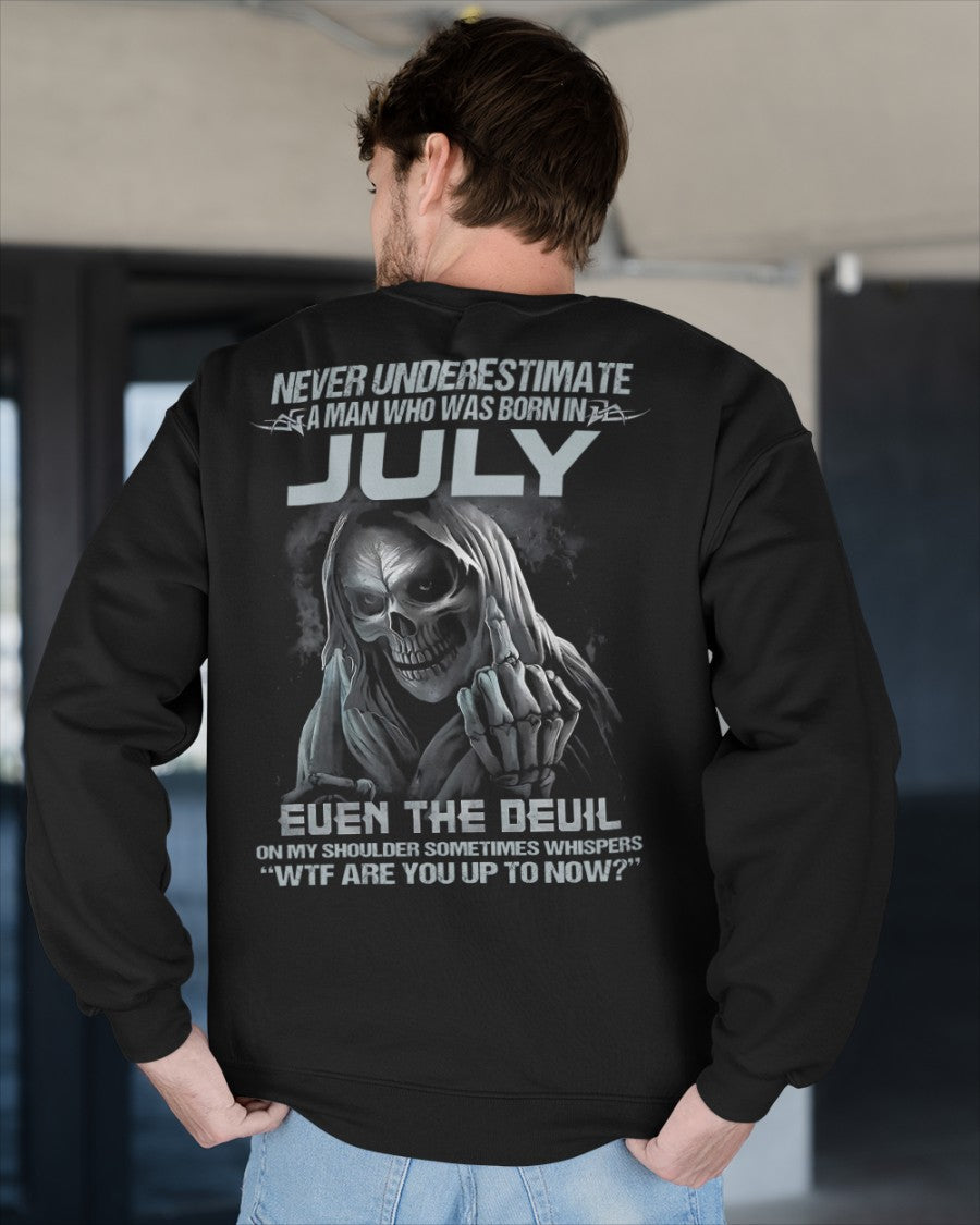 JULY - NEVER UNDERESTIUNDER A MAN - T-SHIRT FOR MAN - XUAN07 (SKU08-05-07)
