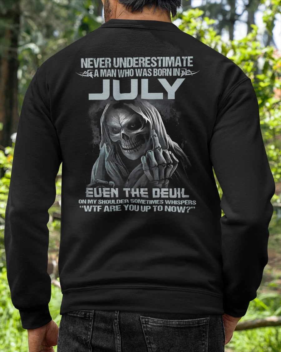JULY - NEVER UNDERESTIUNDER A MAN - T-SHIRT FOR MAN - XUAN07 (SKU08-05-07)