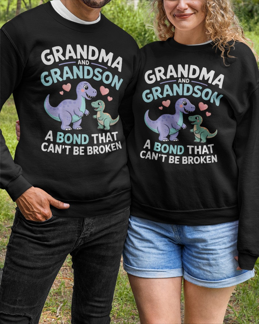 GRANDMA AND GRANDSON A BOND THAT CAN'T BE BROKEN DINOSAUR UNISEX T-SHIRT tracy00 (SKU-GMS4)